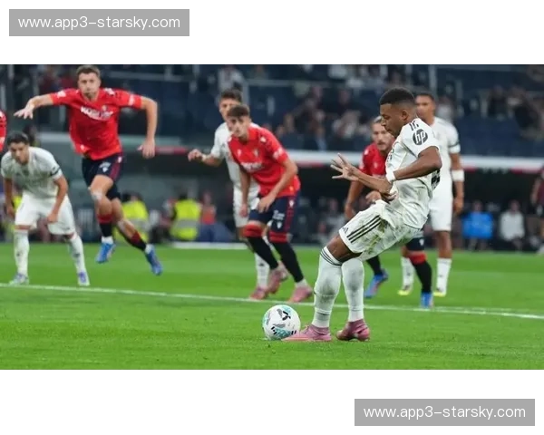 皇马地面对抗成功率67%占优,但33%整体对抗成功率暴露身体劣势 皇马地面对抗成功率67%占优,但33%整体对抗成功率暴露身体劣势